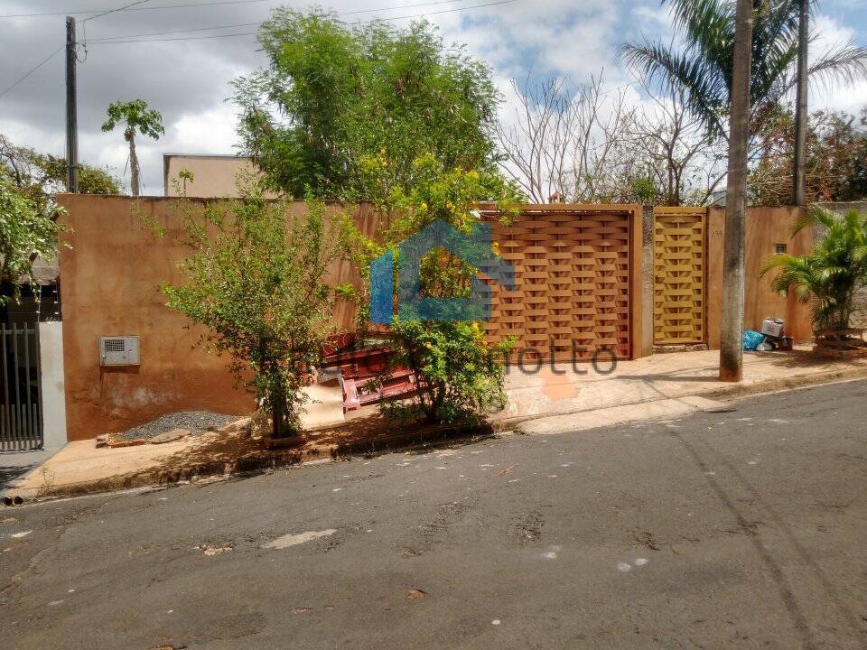 Casa à venda com 2 quartos, 120m² - Foto 1