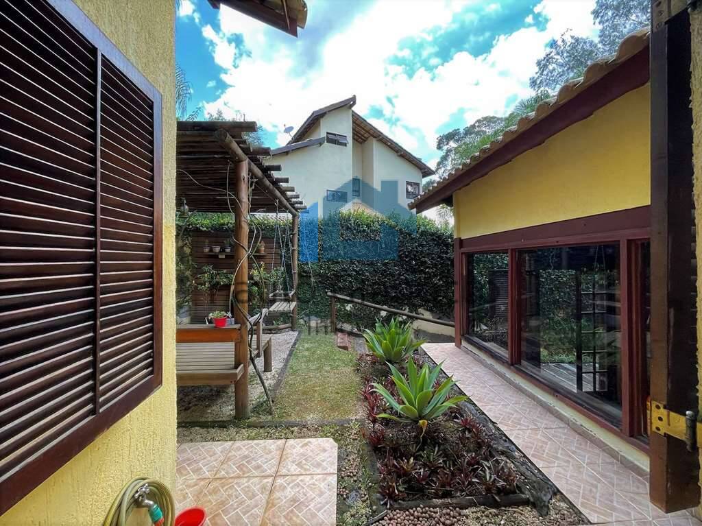 Casa de Condomínio à venda com 4 quartos, 220m² - Foto 12