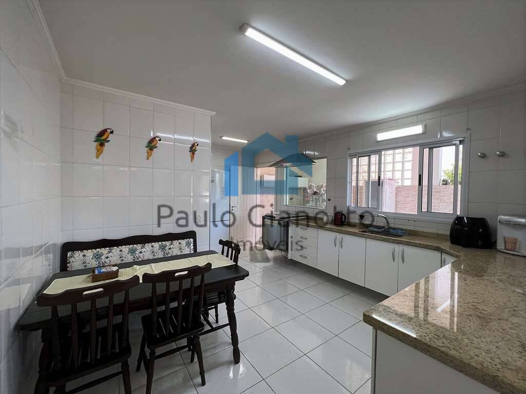 Casa de Condomínio à venda com 4 quartos, 400m² - Foto 18