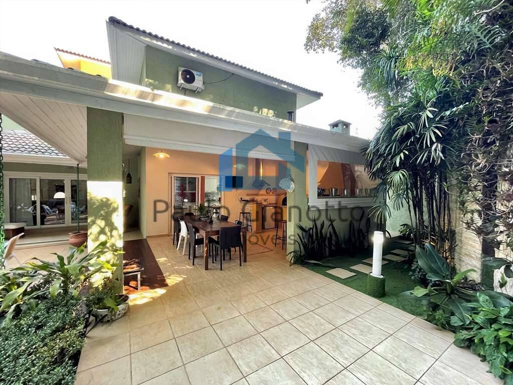 Casa de Condomínio à venda com 4 quartos, 553m² - Foto 2