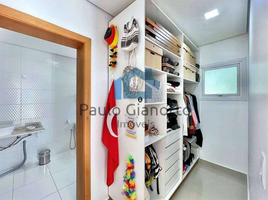 Casa de Condomínio à venda com 4 quartos, 315m² - Foto 33