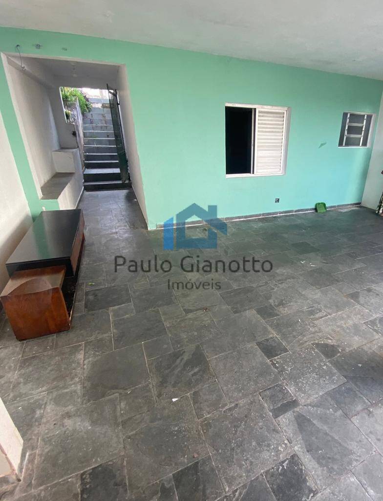 Casa à venda com 3 quartos, 300m² - Foto 1