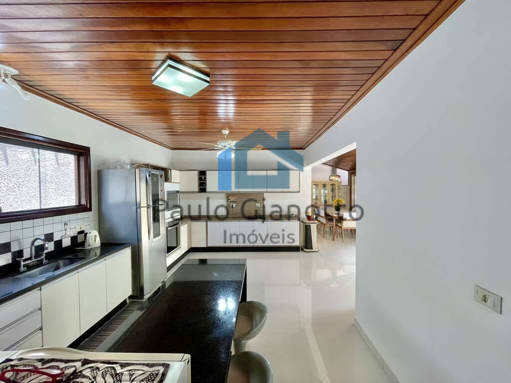 Casa de Condomínio à venda com 3 quartos, 215m² - Foto 24