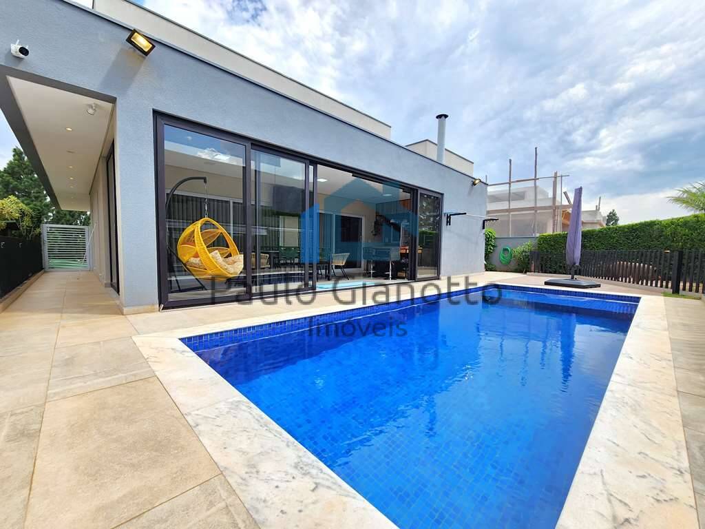 Casa de Condomínio à venda com 3 quartos, 303m² - Foto 1