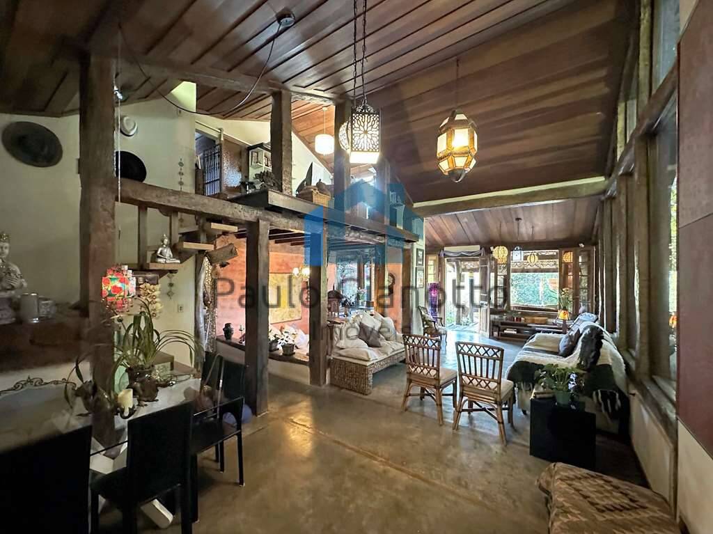 Casa à venda com 5 quartos, 334m² - Foto 8