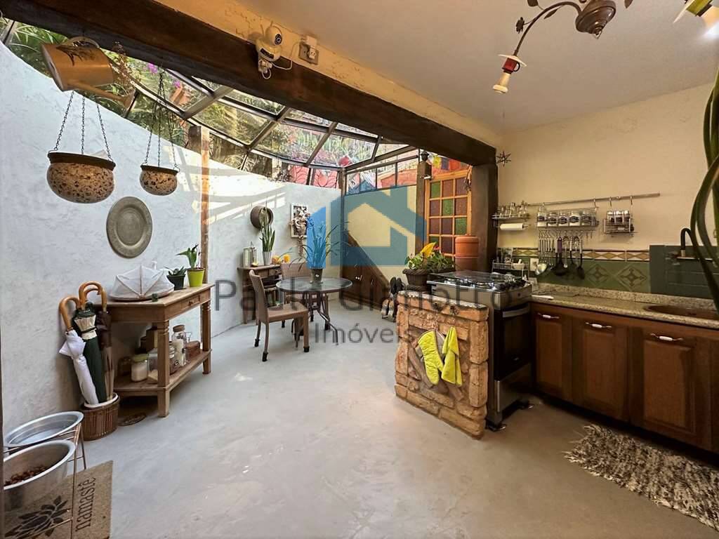 Casa à venda com 5 quartos, 334m² - Foto 18