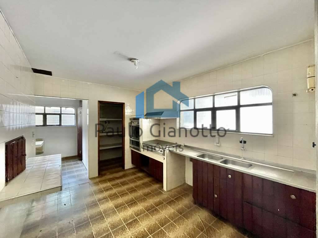 Casa à venda e aluguel com 4 quartos, 700m² - Foto 11