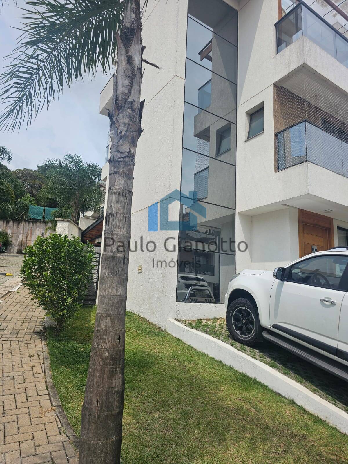 Casa de Condomínio à venda e aluguel com 4 quartos, 150m² - Foto 2