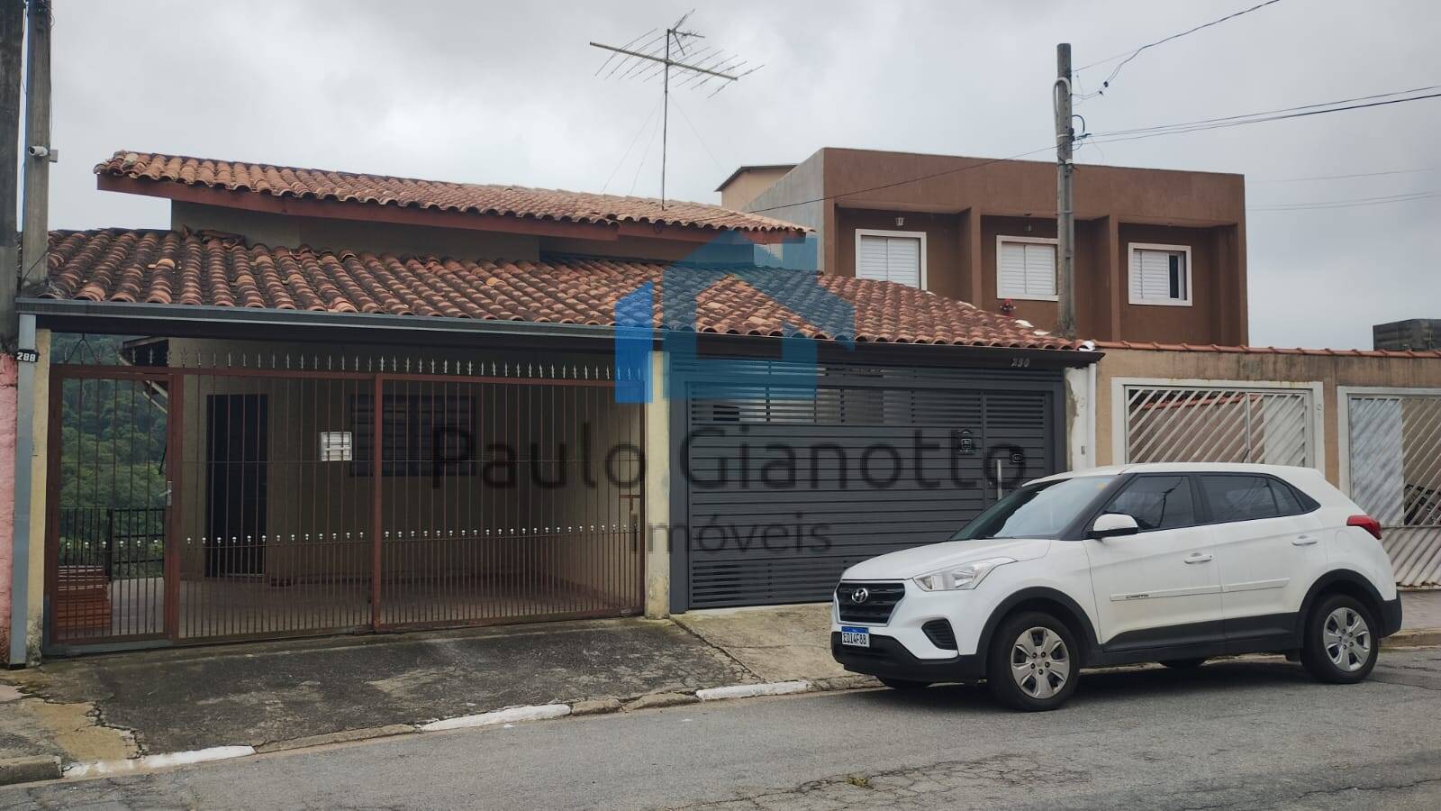 Casa à venda com 2 quartos, 130m² - Foto 1