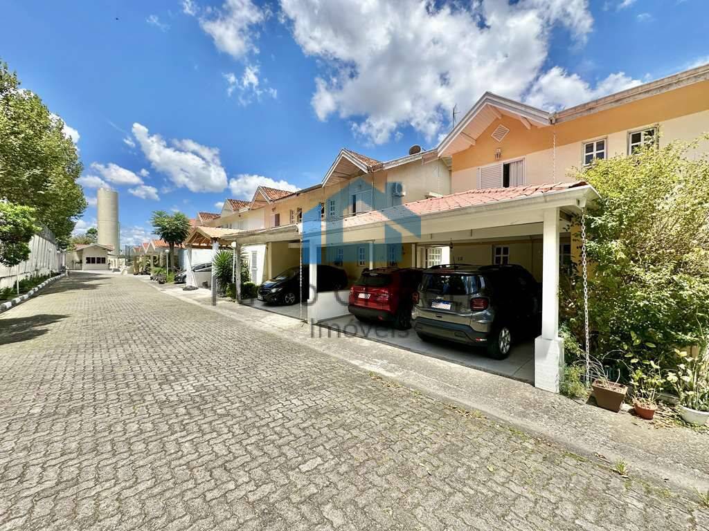 Casa de Condomínio à venda com 3 quartos, 209m² - Foto 3